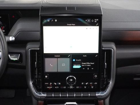 Used 2025 GMC Yukon Denali AWD/4WD image 11