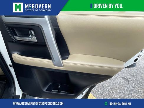 Used 2014 Toyota 4Runner SR5 AWD/4WD image 36