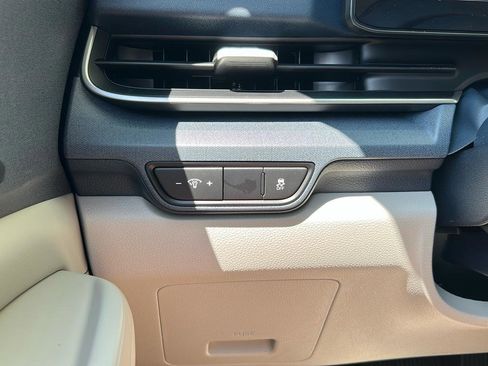 New 2026 Kia Carnival EX image 29