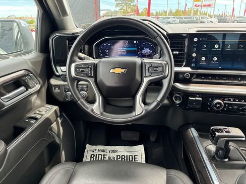 Used 2022 Chevrolet Silverado 1500 LTZ w/ Technology Package AWD/4WD image 23
