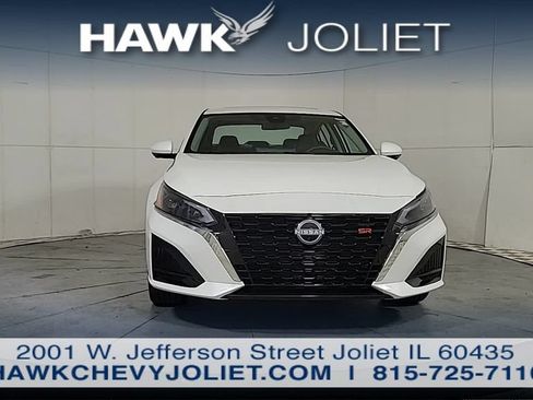 Used 2025 Nissan Altima 2.5 SL AWD/4WD image 2