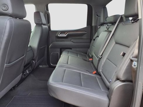 Used 2025 GMC Sierra 1500 SLT AWD/4WD image 17