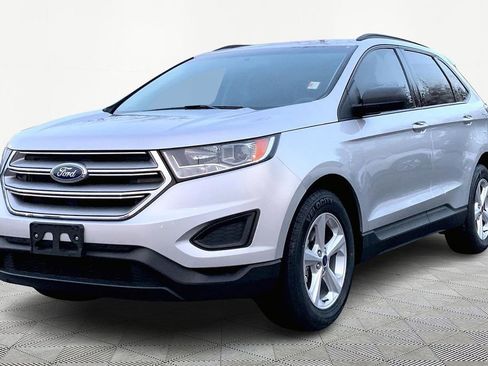 Used 2018 Ford Edge SE image 3
