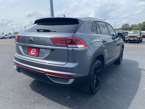 Used 2023 Volkswagen Atlas Cross Sport SE w/ Panoramic Sunroof Package image 8