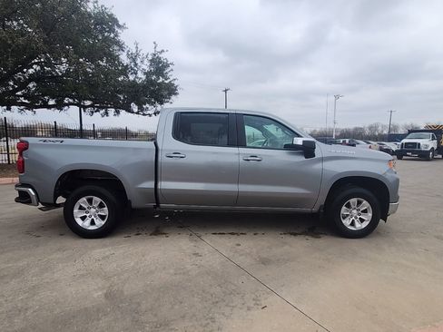 Used 2025 Chevrolet Silverado 1500 LT image 2