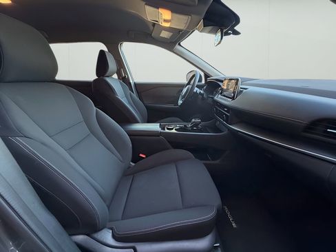 Used 2023 Nissan Rogue S image 20