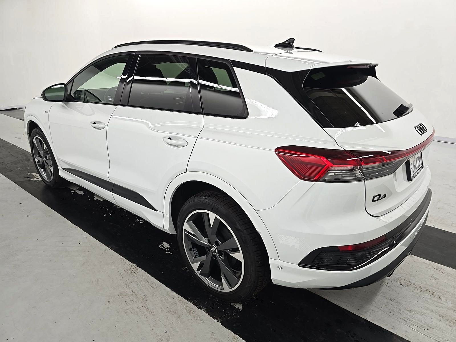 Used 2023 Audi Q4 e-tron Prestige AWD/4WD image 4