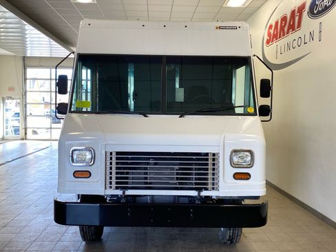 New 2026 Ford E-450 and Econoline 450 Super Duty w/ A/C Prep Package RWD image 3