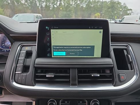 Used 2023 Chevrolet Suburban Premier image 27