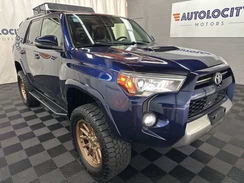 Used 2023 Toyota 4Runner TRD Off-Road Premium w/ Moonroof Package AWD/4WD image 2