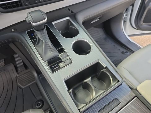 Certified 2025 Toyota Sienna XLE AWD/4WD image 29