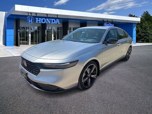 Used 2025 Honda Accord Sport image 1