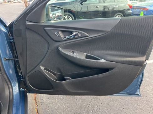 Used 2024 Chevrolet Malibu LT image 32