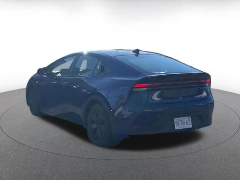 Used 2025 Toyota Prius LE image 11