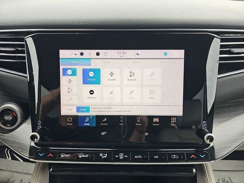 Used 2024 Jeep Wagoneer L Series II image 26