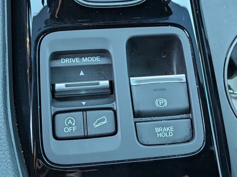 Used 2025 Honda Pilot TrailSport image 26