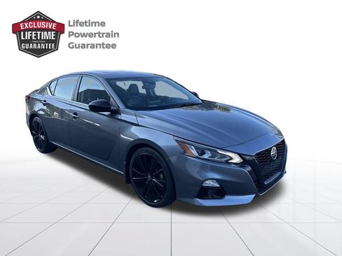 Used 2022 Nissan Altima 2.5 SR w/ Midnight Edition Package FWD image 7