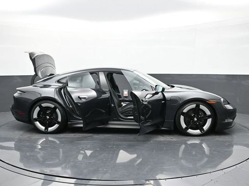 Certified 2025 Porsche Taycan image 29