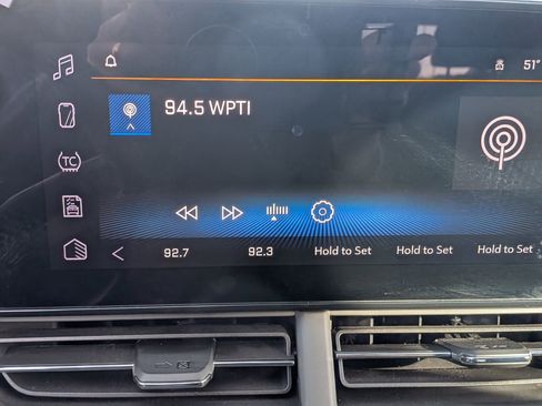 Used 2025 Chevrolet Trax LT w/ LT Convenience Package image 27