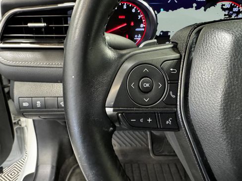 Used 2020 Toyota Camry XSE image 23