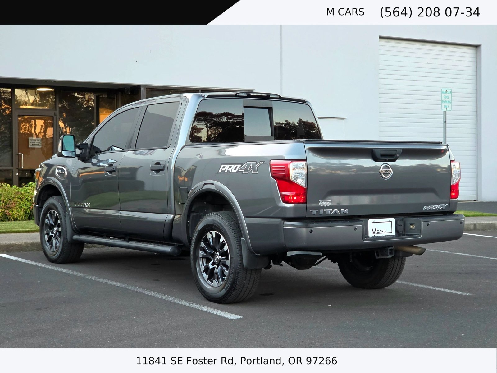 Used 2017 Nissan Titan PRO-4X w/ Pro-4x Convenience Package AWD/4WD image 8