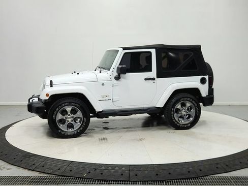 Used 2016 Jeep Wrangler Sahara w/ Connectivity Group AWD/4WD image 5
