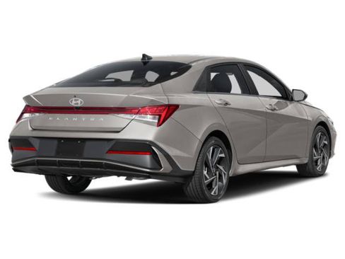 Used 2025 Hyundai Elantra SEL FWD image 5