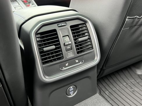 New 2026 Porsche Macan S image 17