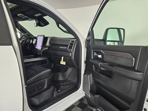 New 2026 RAM 3500 Laramie AWD/4WD image 38