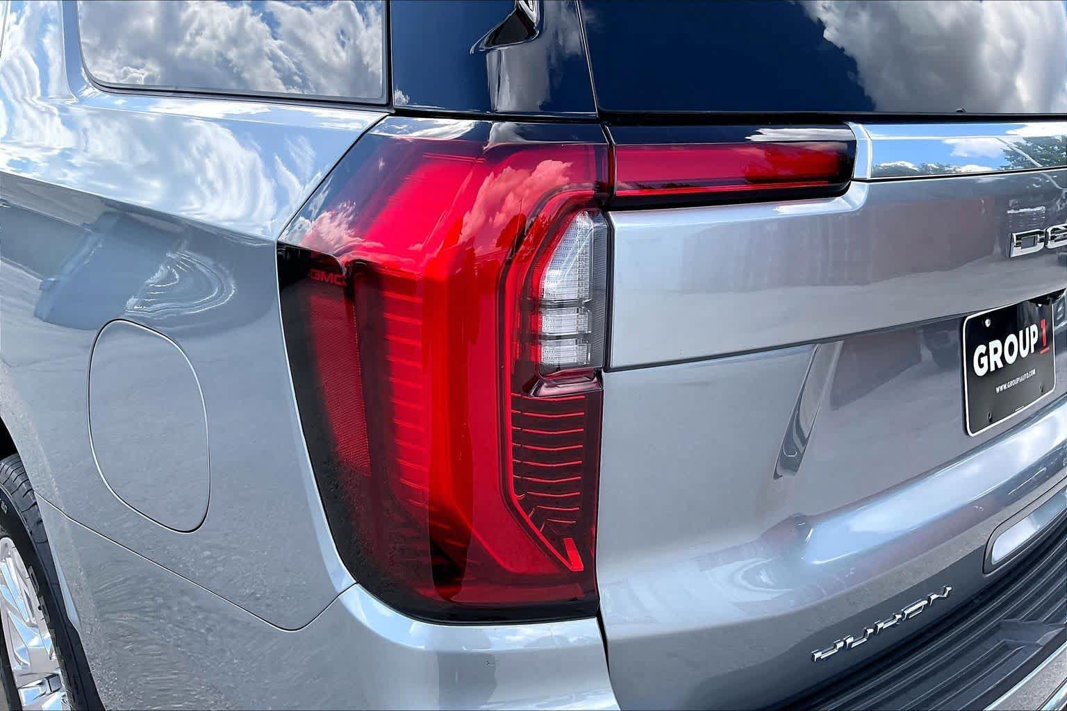 Used 2025 GMC Yukon Denali RWD image 28