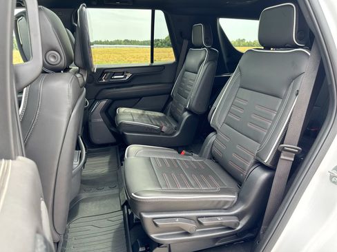 Used 2025 GMC Yukon AT4 Ultimate AWD/4WD image 25