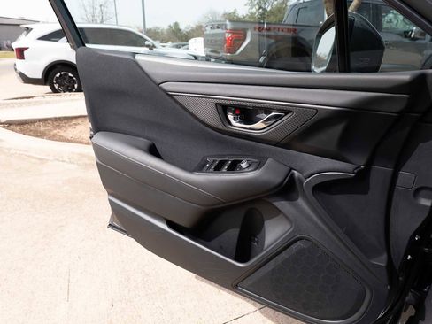 Used 2025 Subaru Outback Premium image 20