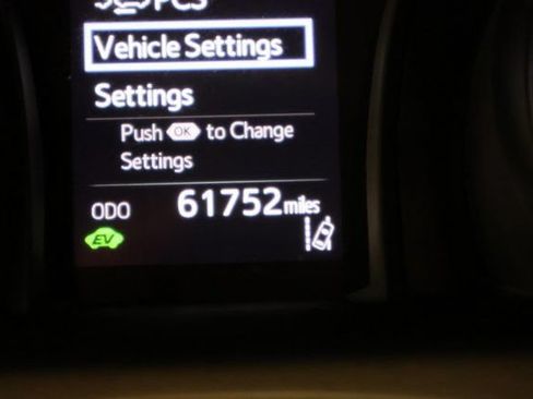 Used 2018 Toyota Camry LE FWD image 16