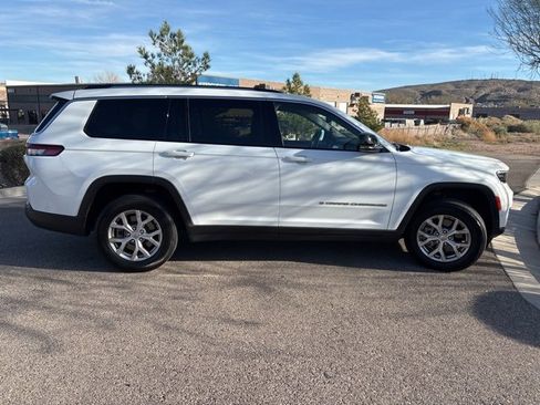 Used 2022 Jeep Grand Cherokee L Limited w/ Luxury Tech Group II image 4