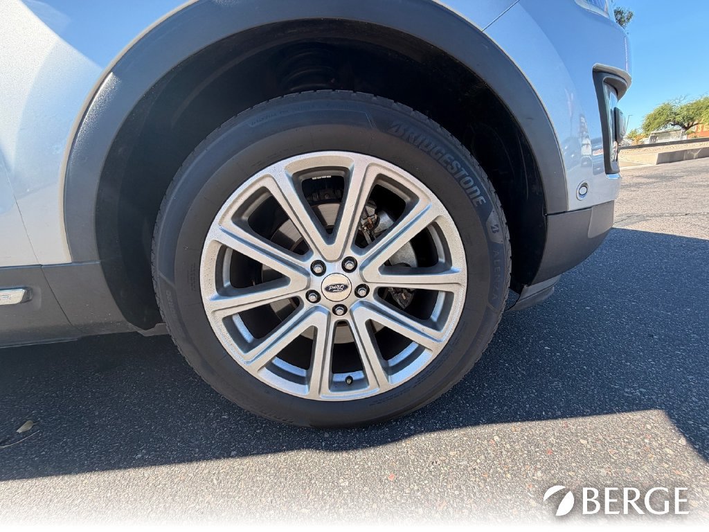 Used 2016 Ford Explorer Limited w/ Equipment Group 301A FWD image 11