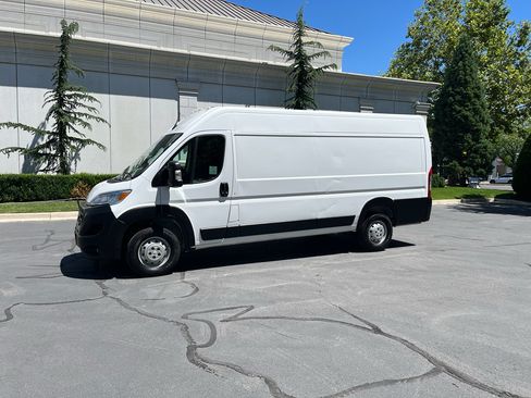 Used 2023 RAM ProMaster 3500 w/ Driver Convenience Group FWD image 2