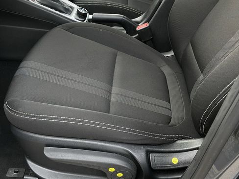 Used 2025 Hyundai Venue SEL image 22