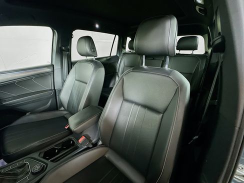 Certified 2022 Volkswagen Tiguan SE R-Line AWD/4WD image 19