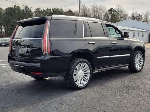 Used 2016 Cadillac Escalade Platinum RWD image 5