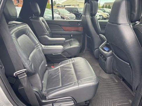 Used 2022 Lincoln Navigator Reserve AWD/4WD image 42