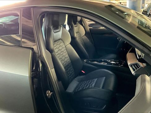 Used 2023 Audi e-tron GT Premium Plus image 8