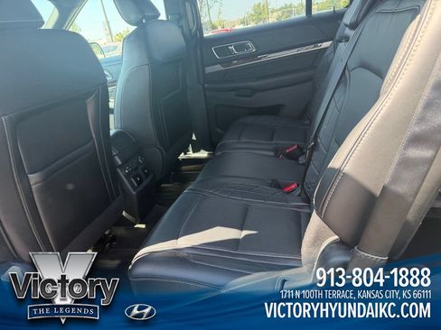 Used 2018 Ford Explorer Platinum AWD/4WD image 25