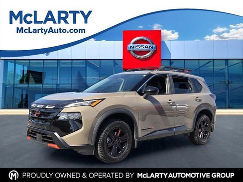 Used 2026 Nissan Rogue SV AWD/4WD image 1