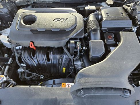 Used 2019 Kia Optima LX image 30