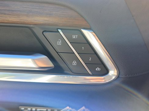 Used 2023 Chevrolet Silverado 1500 High Country w/ High Country Premium Package AWD/4WD image 30