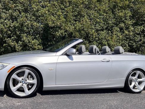 Used 2011 BMW 335i Convertible RWD image 6