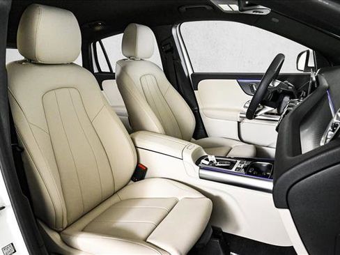 Certified 2025 Mercedes-Benz GLA 250 4MATIC image 22