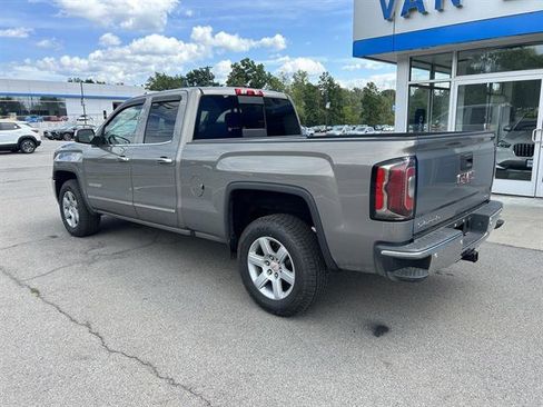 Certified 2017 GMC Sierra 1500 SLT w/ SLT Preferred Package image 3