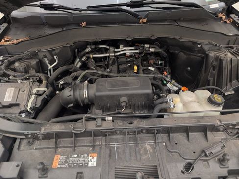 Used 2022 Ford Explorer XLT image 33