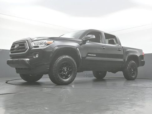 Used 2022 Toyota Tacoma SR5 w/ Technology Package RWD image 49